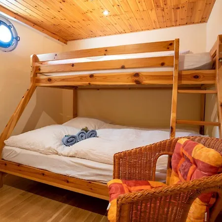 보트호텔 Kuestenmotorschiff Aventura *