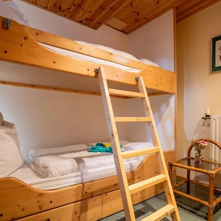 Kuestenmotorschiff Aventura 보트호텔 브레멘