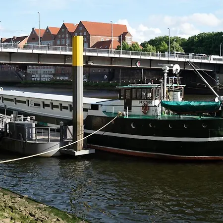 Bådhotel Kuestenmotorschiff Aventura *