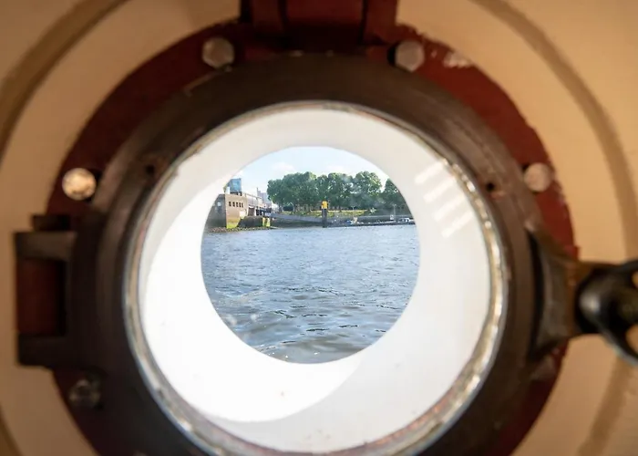 Kuestenmotorschiff Aventura Πλωτό κατάλυμα