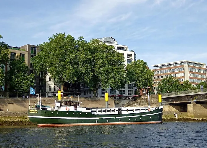 Kuestenmotorschiff Aventura * Βρέμη