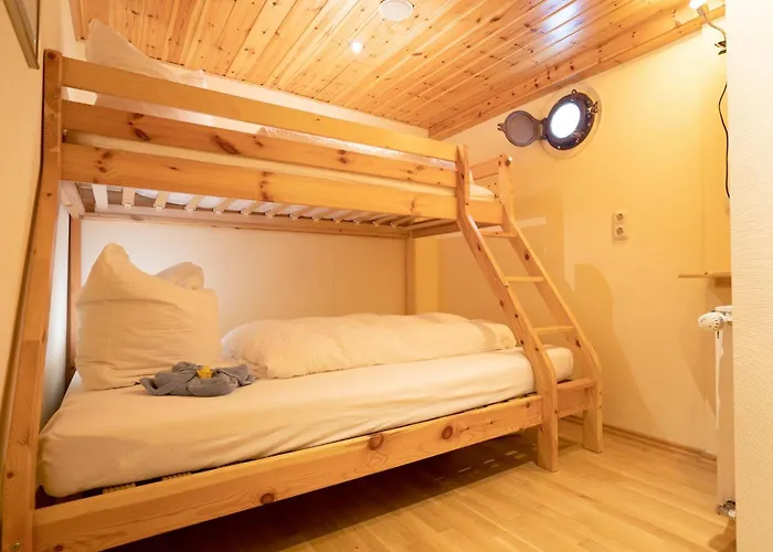 Kuestenmotorschiff Aventura